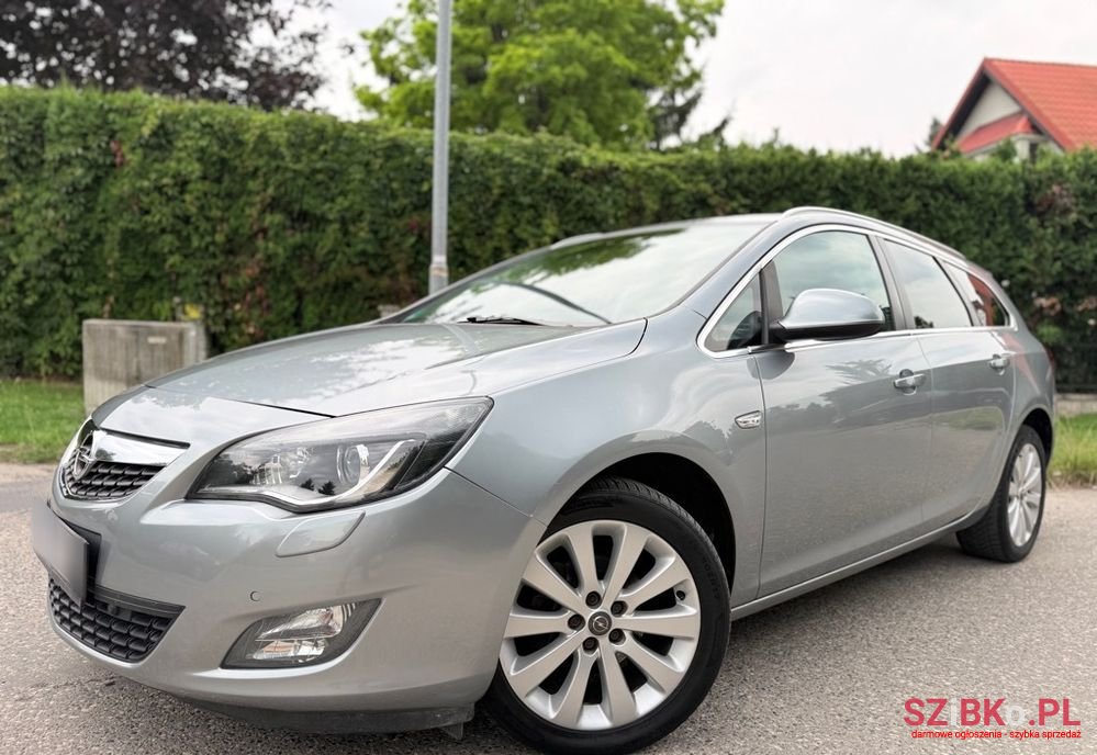 2012' Opel Astra 1.4 T Enjoy S&S photo #3
