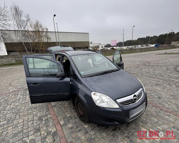 2009' Opel Zafira photo #2