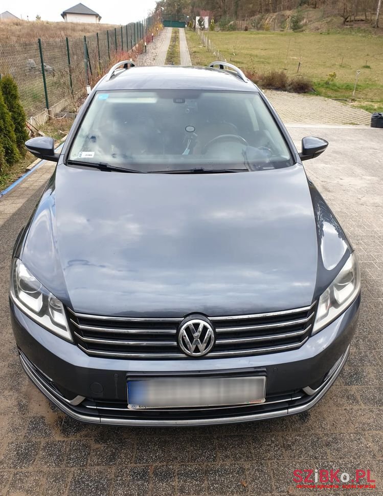 2013' Volkswagen Passat photo #5