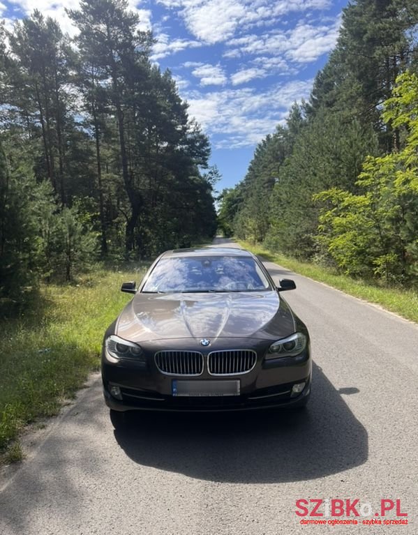 2012' BMW 5 Series 525D Xdrive photo #2