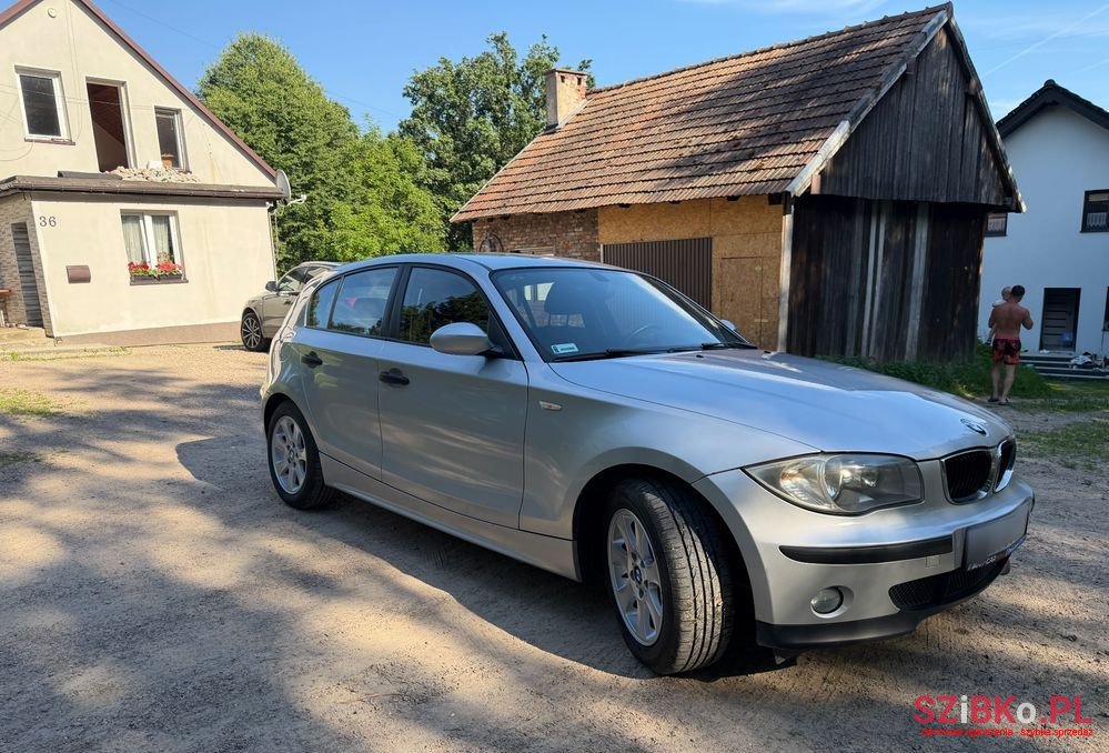 2006' BMW 1 Series photo #5