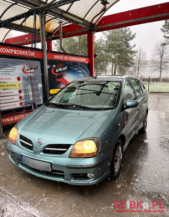 2003' Nissan Almera Tino photo #6