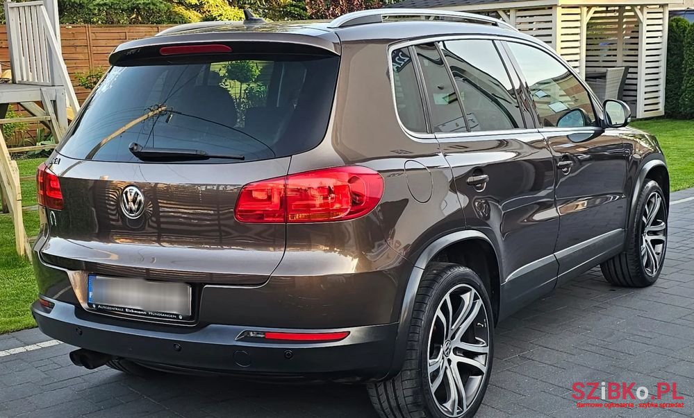 2012' Volkswagen Tiguan photo #2