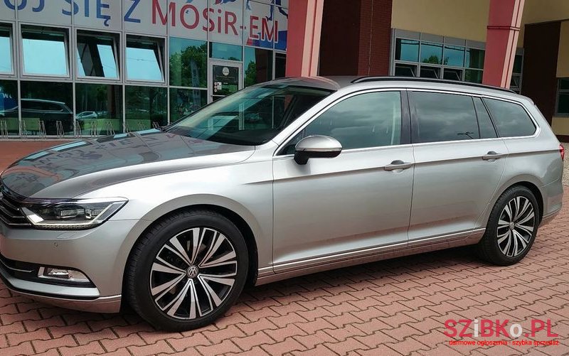2016' Volkswagen Passat photo #2