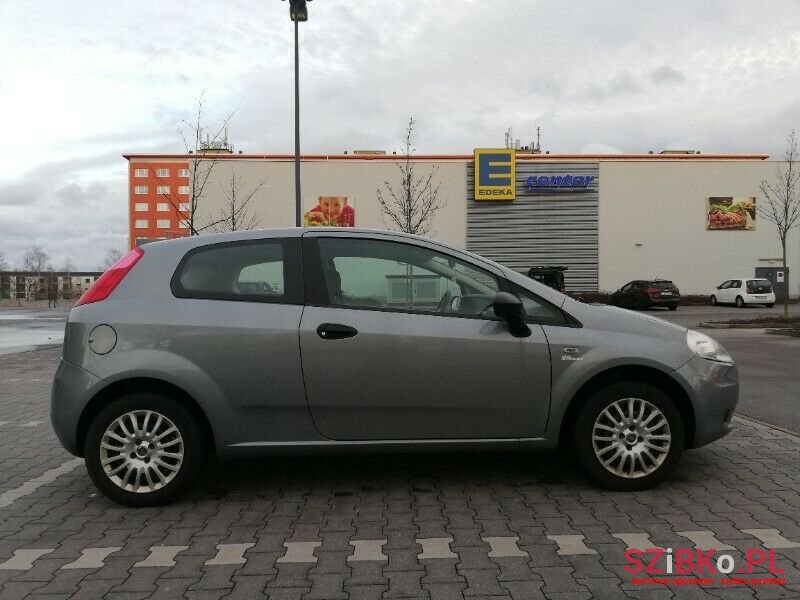 2009' Fiat Punto photo #5