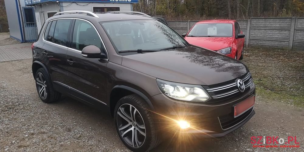 2012' Volkswagen Tiguan photo #5