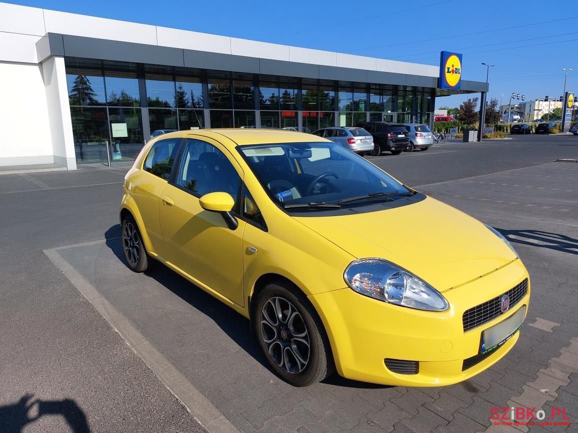 2009' Fiat Grande Punto photo #3