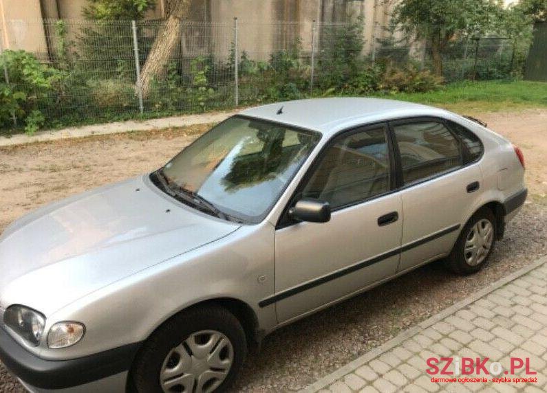 2001' Toyota Corolla photo #1