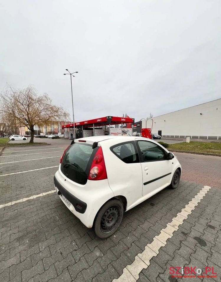 2006' Peugeot 107 1.4 Hdi Trendy photo #6