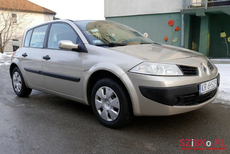 2008' Renault Megane photo #4