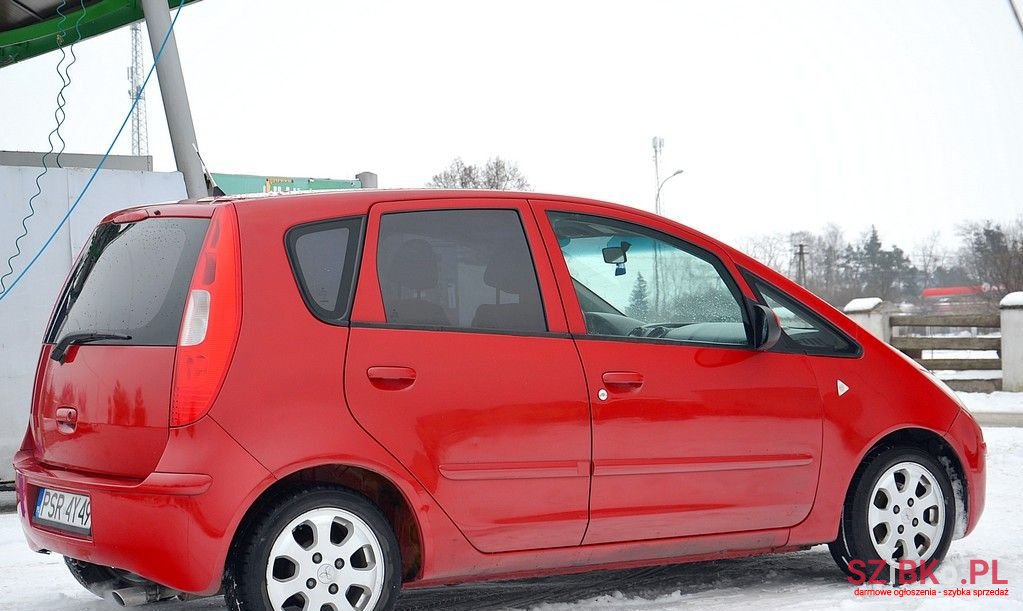2006' Mitsubishi Colt photo #5