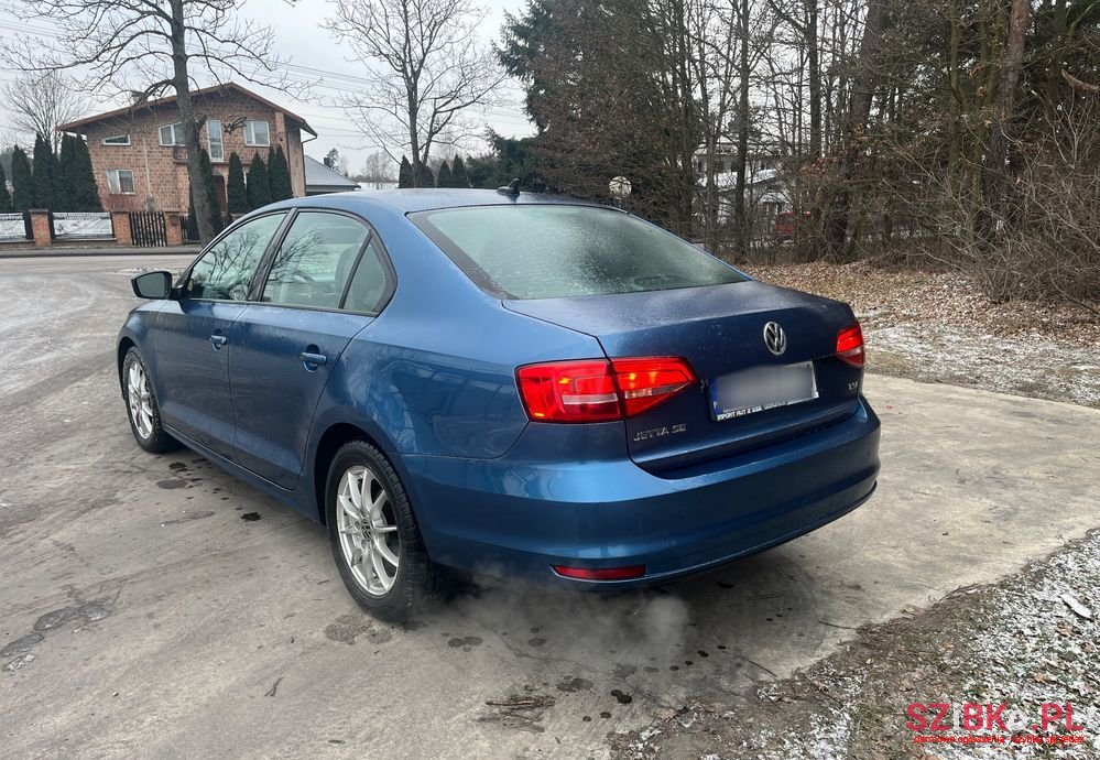 2015' Volkswagen Jetta photo #5