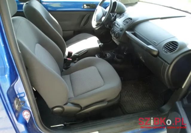 2003' Volkswagen New Beetle photo #6