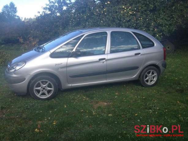 2001' Citroen Xsara Picasso photo #1