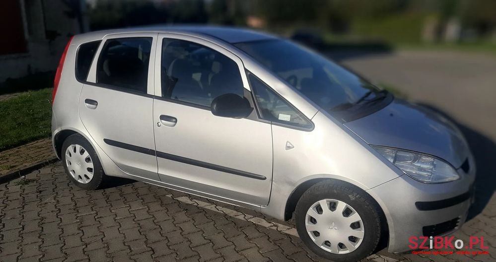 2006' Mitsubishi Colt photo #4