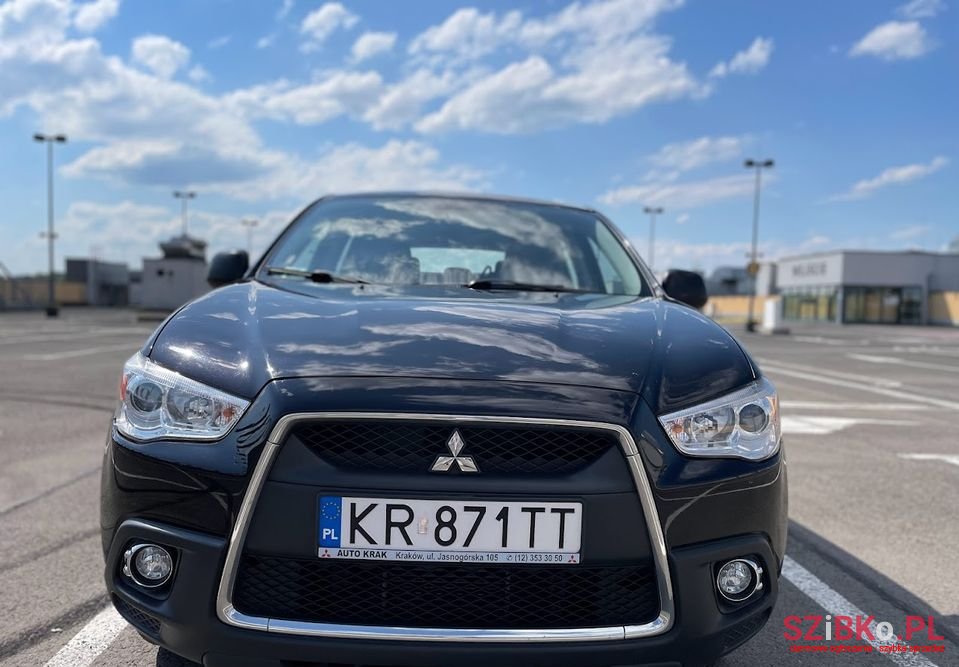 2011' Mitsubishi ASX photo #2