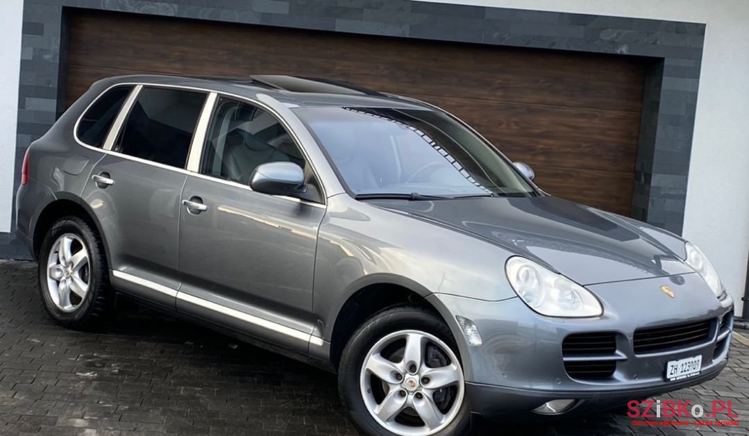 2004' Porsche Cayenne photo #4