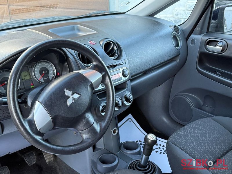 2012' Mitsubishi Colt photo #5