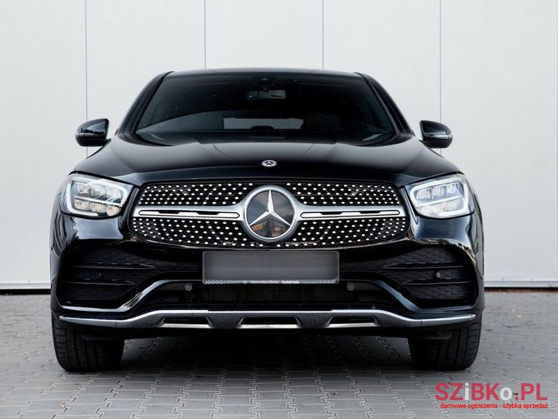 2019' Mercedes-Benz GLC photo #2