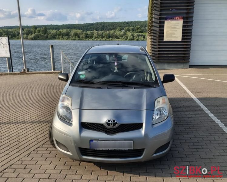2009' Toyota Yaris photo #4