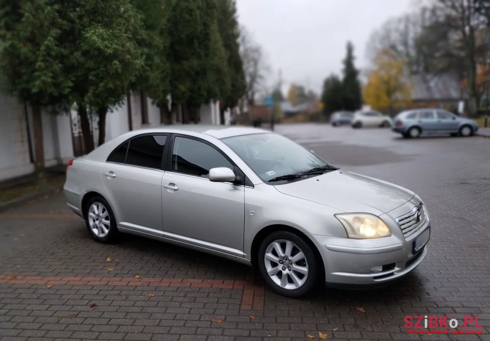 2005' Toyota Avensis photo #1