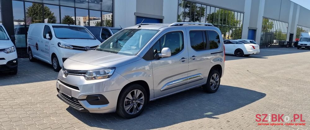 2021' Toyota ProAce City Verso photo #4