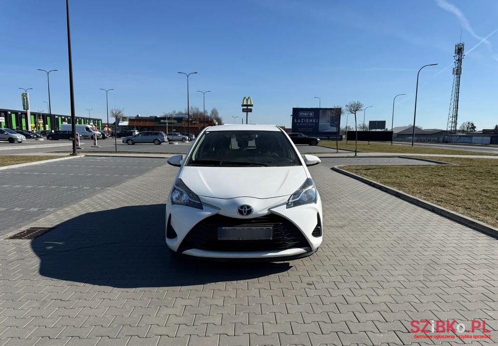 2020' Toyota Yaris 1.5 Active photo #2