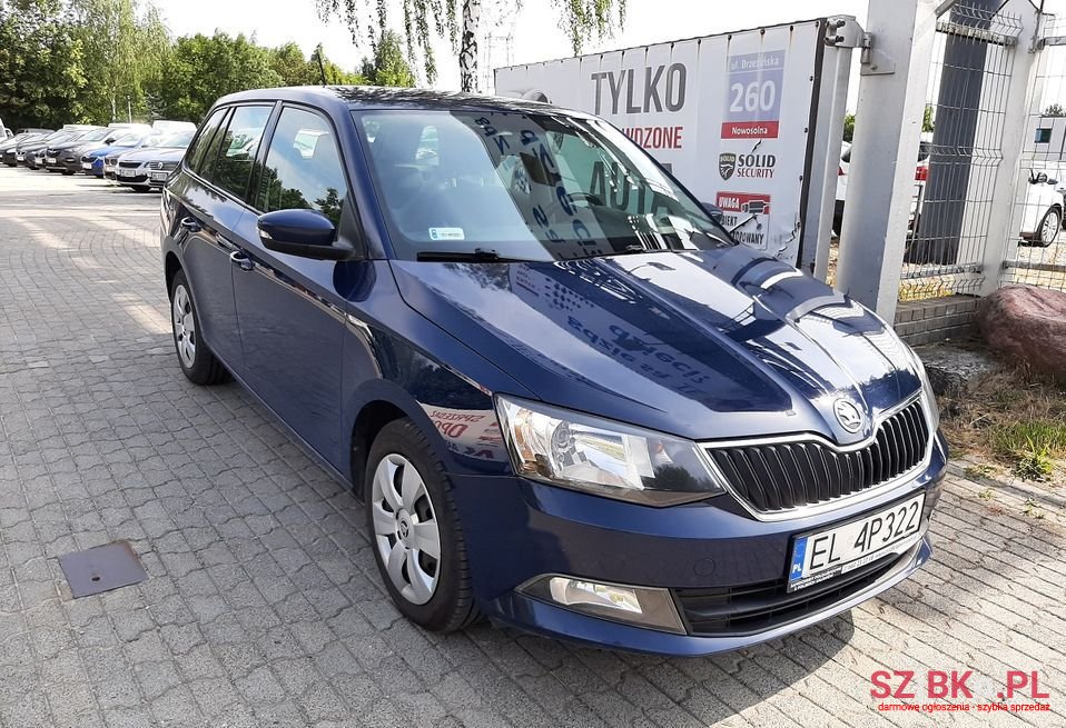 2015' Skoda Fabia photo #2