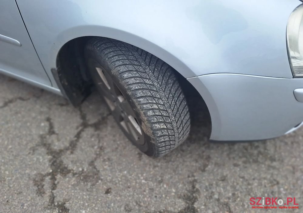 2008' Volkswagen Golf photo #6