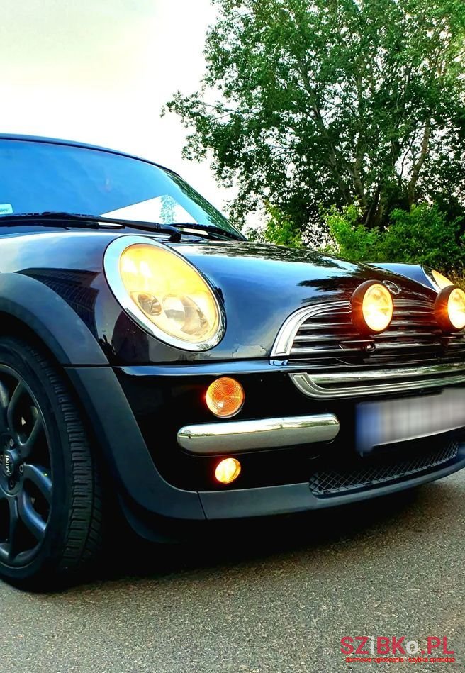 2004' MINI One Standard photo #3