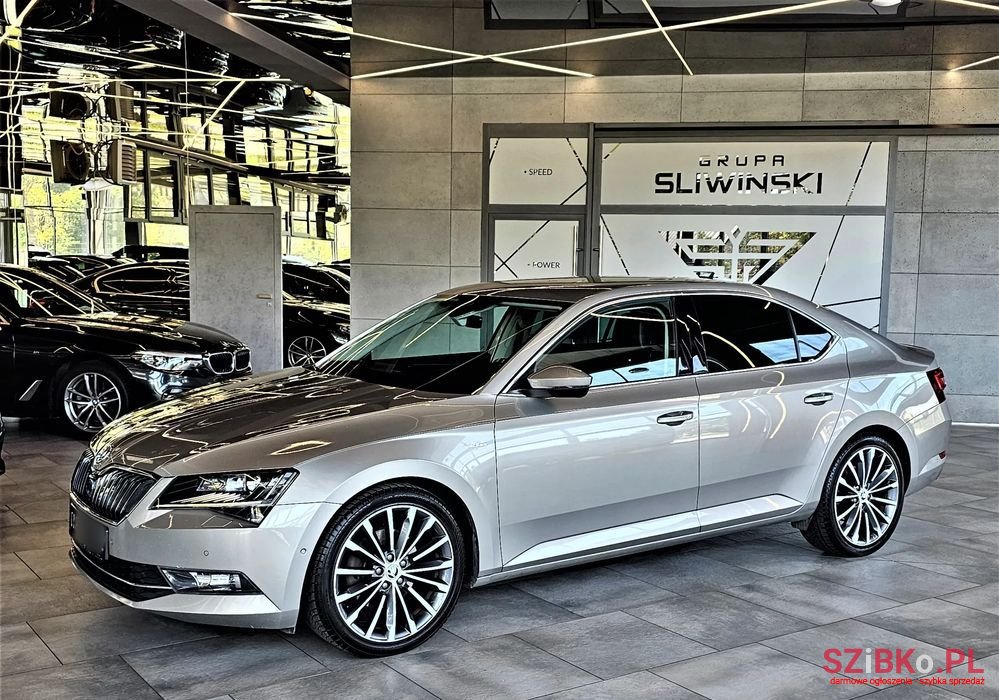2017' Skoda Superb photo #2