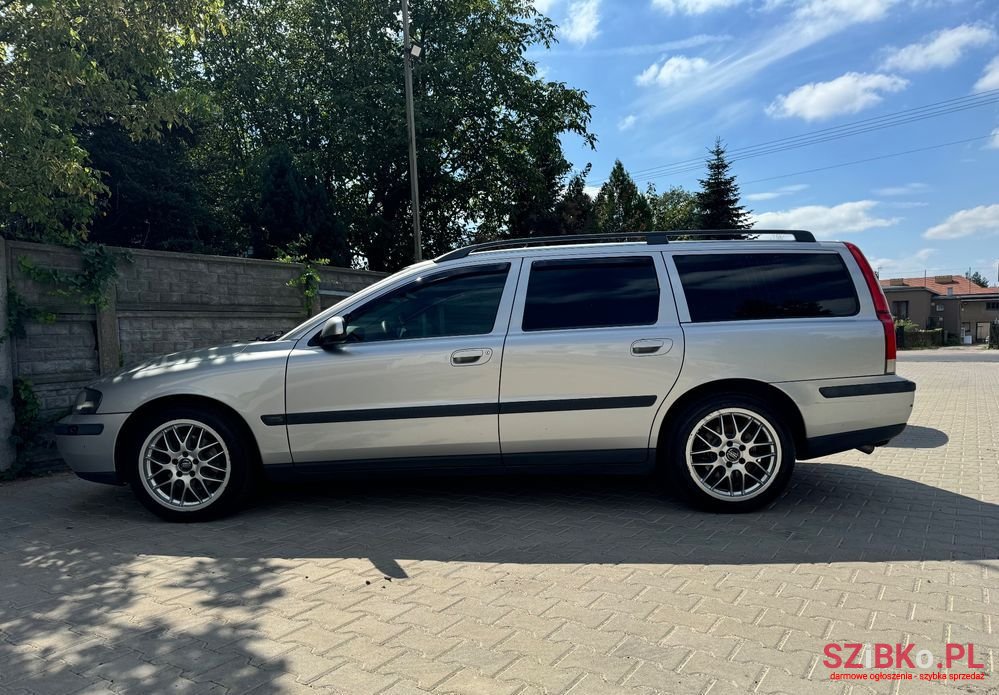 2000' Volvo V70 photo #1