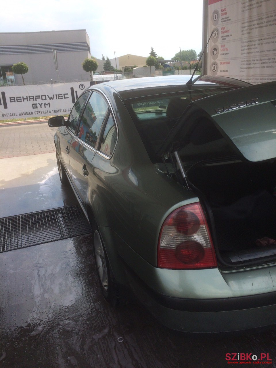 2002' Volkswagen Passat B5 photo #3