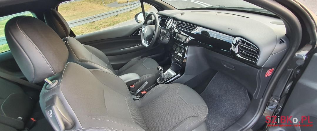 2011' Citroen DS3 photo #5