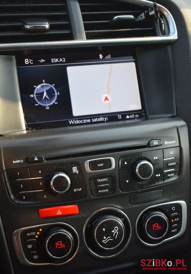 2012' Citroen DS4 2.0 Hdi Sportchic photo #5