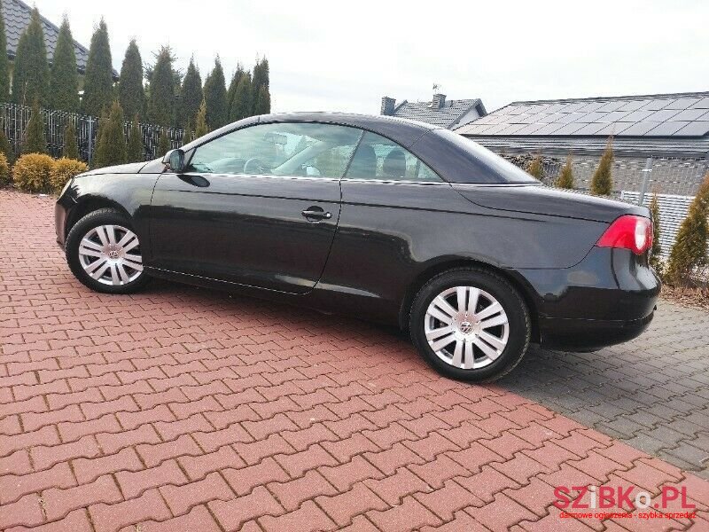 2006' Volkswagen Eos photo #3