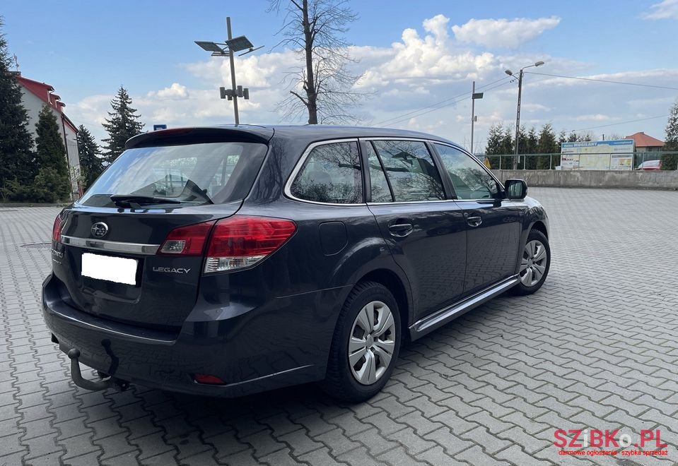 2011' Subaru Legacy photo #4