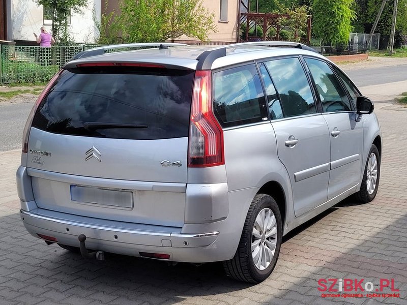 2008' Citroen C4 Grand Picasso photo #3