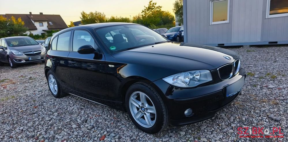 2005' BMW 1 Series 116I photo #5