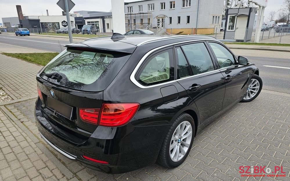 2012' BMW 3 Series photo #6