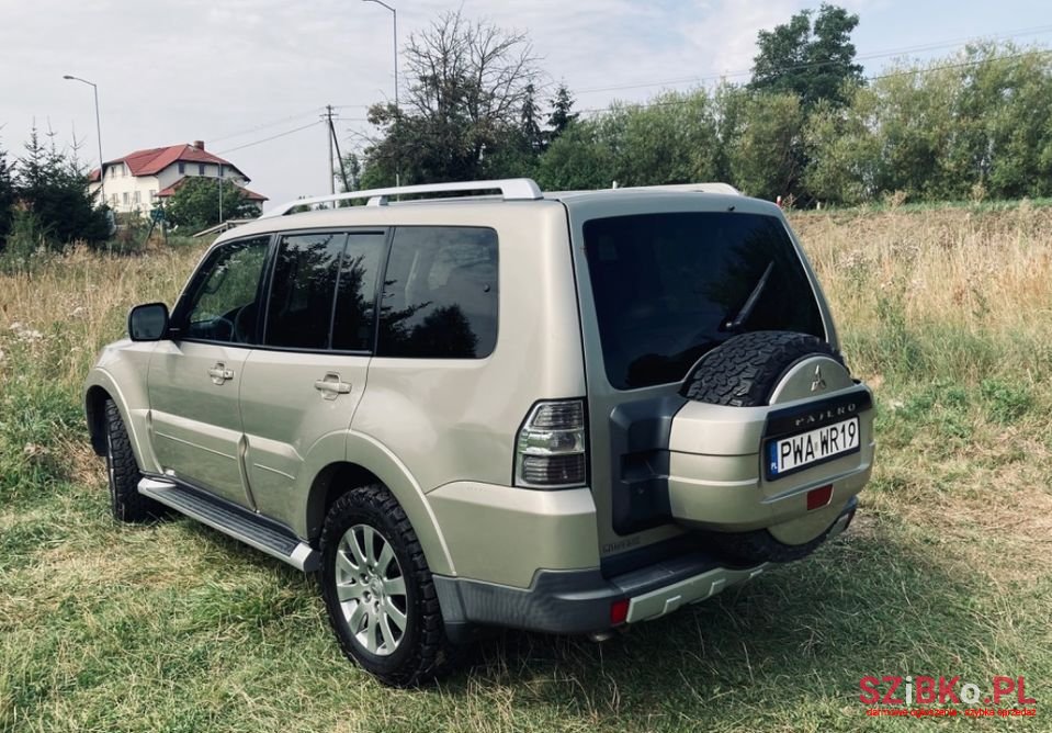 2007' Mitsubishi Pajero photo #6