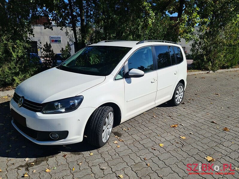 2012' Volkswagen Touran photo #1