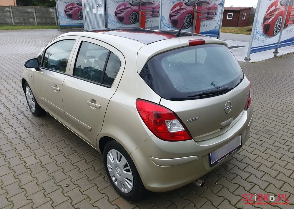2007' Opel Corsa 1.4 16V Cosmo photo #2