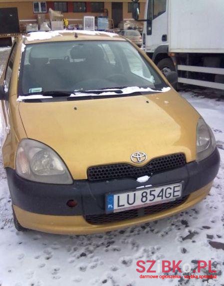 2004' Toyota Yaris photo #1