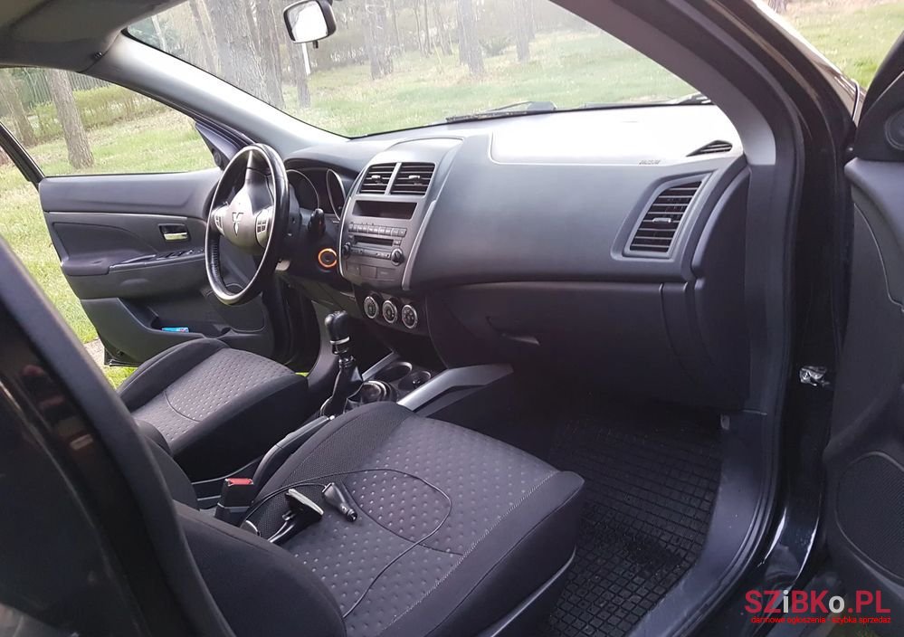 2010' Mitsubishi ASX photo #4