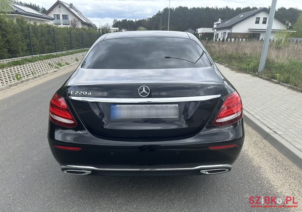 2017' Mercedes-Benz E-Class 220 D photo #4