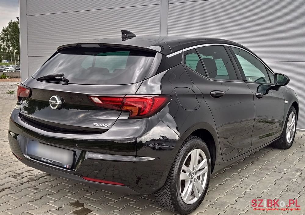 2017' Opel Astra photo #3