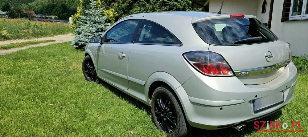 2008' Opel Astra photo #4