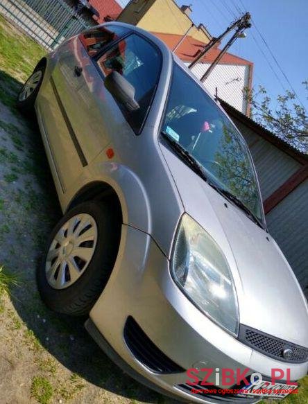 2005' Ford Fiesta photo #1