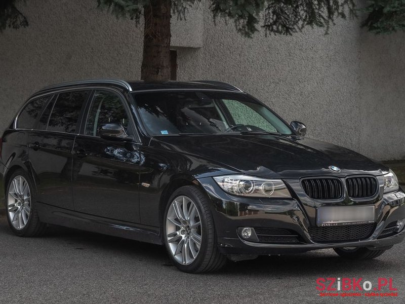 2010' BMW 3 Series photo #3